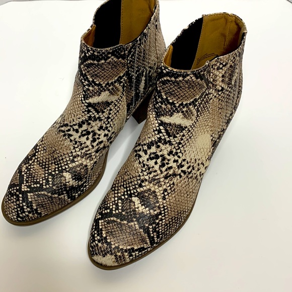 Maurices | Snakeskin Ankle Booties | Brown Healed Low Boots Size 8 Fall Fashion - Picture 2 of 12